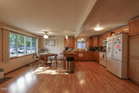 2024 Dakota Drive, Bismarck, Dakota Północna 58501, USA