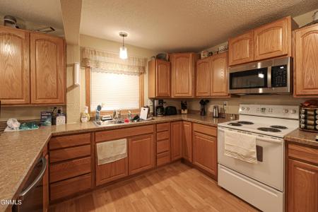 2024 Dakota Drive, Bismarck, ND 58501, USA