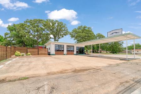 3015 Clarksville St., Paris, Texas 75460, États-Unis