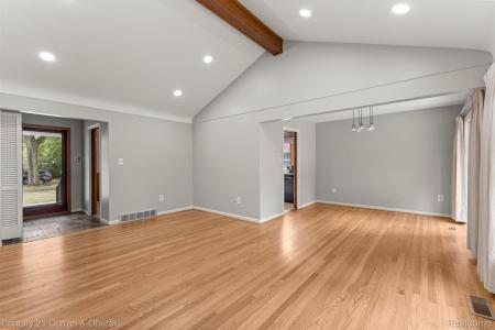 6200 Burger Street, Dearborn Heights, Michigan 48127, USA