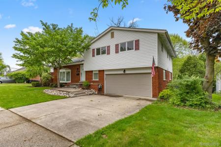 16220 Alpine Drive, Livonia, Michigan 48154, Amerika Birleşik Devletleri