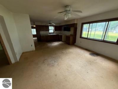 8172 S Bloomer Street, Carson City, 密西根州 48811, 美國