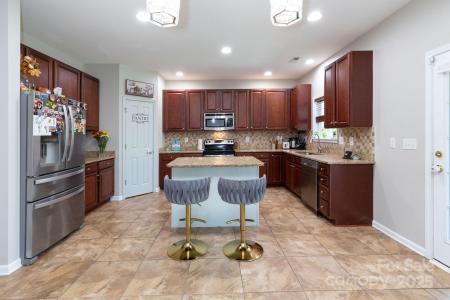 172 Roanoke Road, Fletcher, North Carolina 28732, HOA KỲ