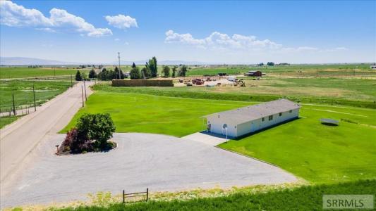 688 1600 W, PINGREE, Idaho 83262, USA