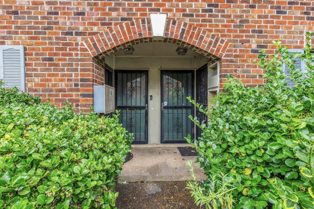 3226 S Mendenhall Unit# 2B, Memphis, Tennessee 38115