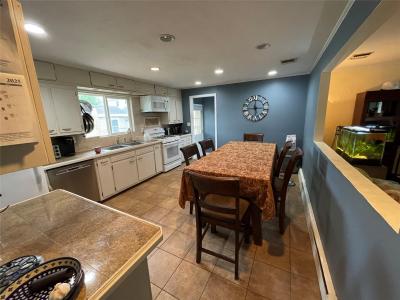 39 Herbert Avenue, Lindenhurst, Nova Iorque 11757, Estados Unidos