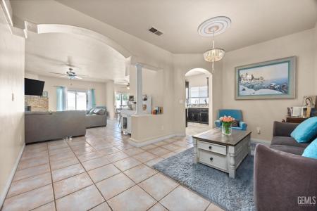 10410 Loughton Avenue, Bakersfield, קליפורניה 93311, ארצות הברית של אמריקה 