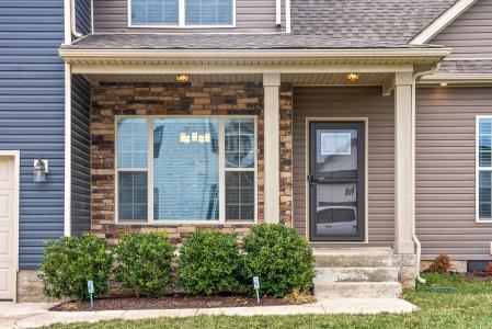 1068 Michaela Cir, Clarksville, Tennessee 37043, USA