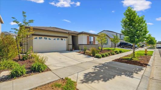 2115 Knotty Pine Way, Plumas Lake, Californie 95961, États-Unis
