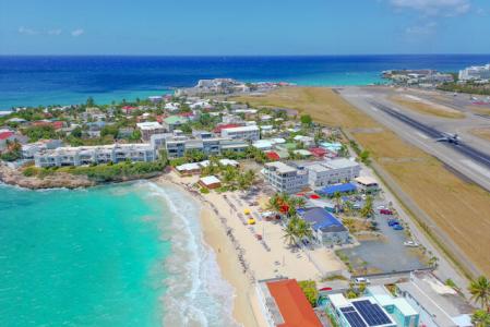 Modern Beacon Hill 3 Bedroom Oceanfront Condo, Beacon Hill, Sint Maarten