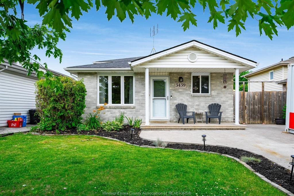 3459 CARIBOU CRESCENT, Windsor, Ontario N8W 5V4, Canada