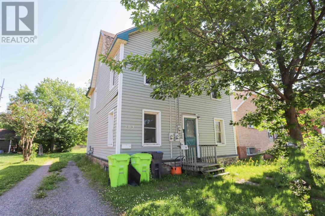 203 WALLACE TER, Sault Ste. Marie, אונטריו P6C 1K2, קנדה