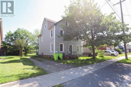 203 WALLACE TER, Sault Ste. Marie, אונטריו P6C 1K2, קנדה