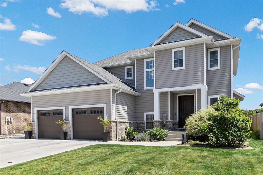 9 JOANEY LANE, Cottam, Ontario N0R 1B0, Canada