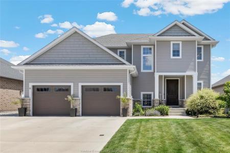 9 JOANEY LANE, Cottam, Ontario N0R 1B0, Canada