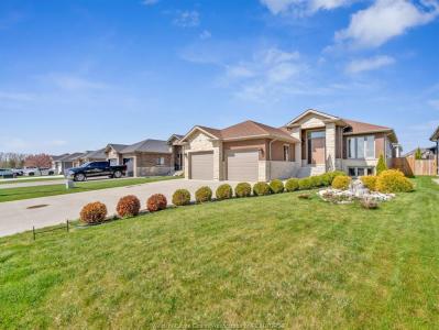 126 GOLFVIEW DRIVE, Kingsville, Ontario N9Y 0E4, Canada