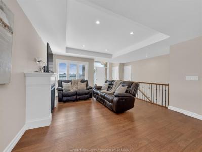 126 GOLFVIEW DRIVE, Kingsville, Ontario N9Y 0E4, Canada