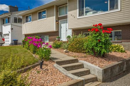 430 MOLNAR ROAD, Kelowna, ブリティッシュコロンビア V1X 5H6, カナダ