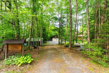 775 ROSSKOPF ROAD, Magnetawan, Ontario P0A 1C0, Kanada