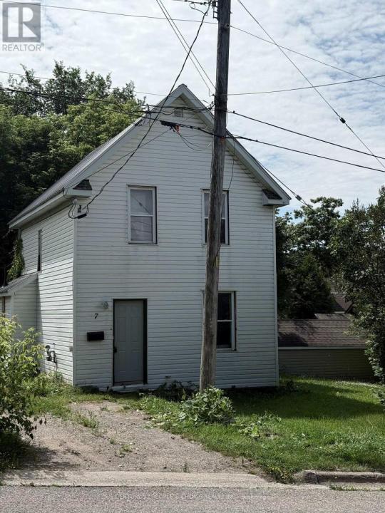 7 HEARST STREET, Sault Ste Marie, オンタリオ P6B 1J6, カナダ
