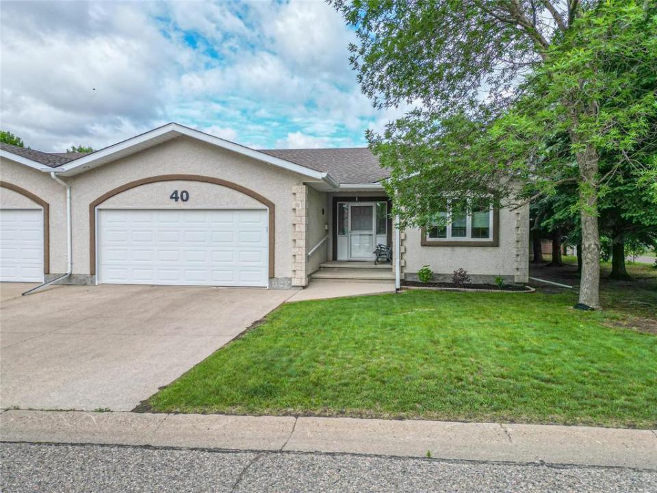 40 HORIZON PLACE, Brandon, Manitoba R7L 1L2, CANADÁ