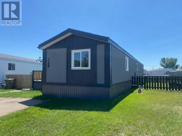 158 WILDROSE COURT WEST, Brooks, Alberta T1R 1H8, Canada