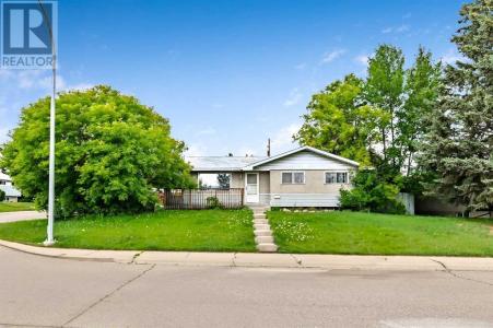 3403 73 STREET NORTHWEST, Calgary, Alberta T3B 2L5, Canada