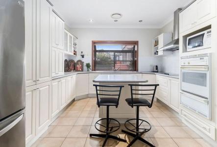 32 Province Street, Abbotsbury, NSW 2176, Austrália