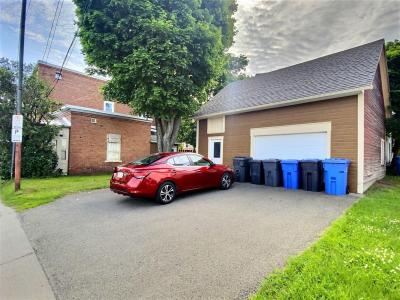 404 Rue LaFontaine, Rivière-du-Loup, Quebec G5R 3B7, Canada