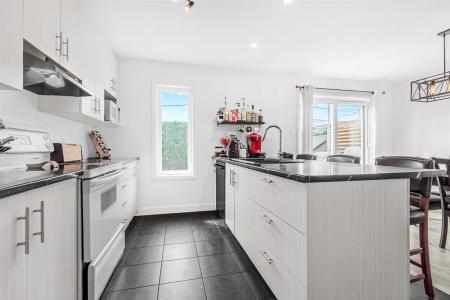1875Z  Rue du Curé-Marcotte, Québec (La Haute-Saint-Charles), Quebec G3G 1R6, Canada