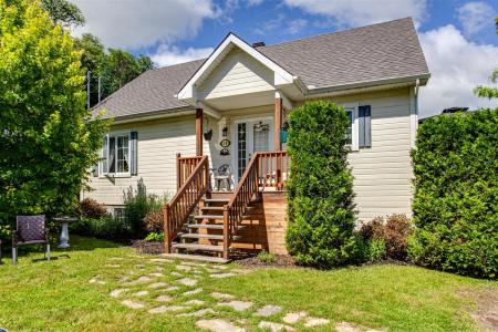 92-94  Ch. de la Petite-Suisse, Morin-Heights, 퀘벡주 J0R 1H0, 캐나다