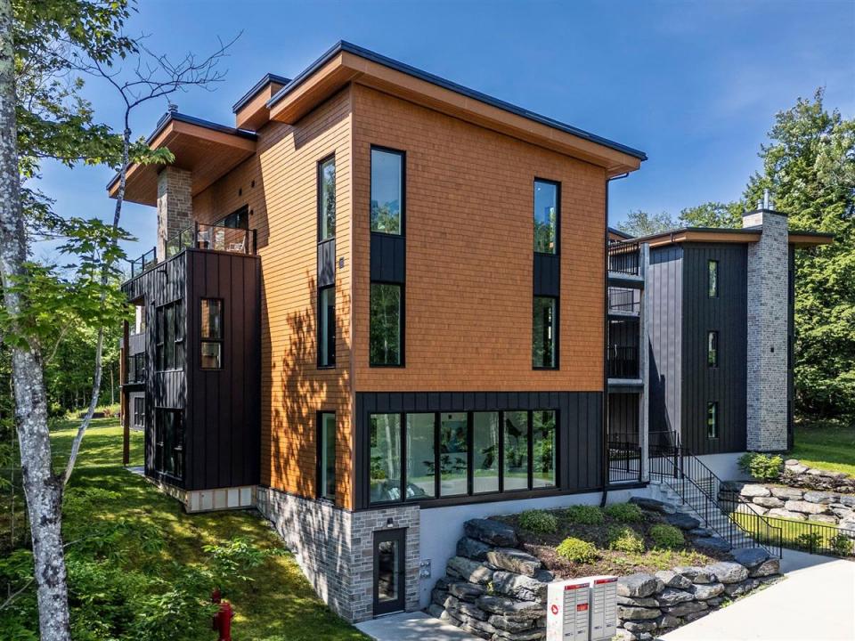 5125 Ch. du Parc, Orford, Quebec J1X 7N9, Canada