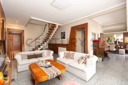 Av Diaz Vélez 3900, Almagro, Capital Federal 00001, Argentine