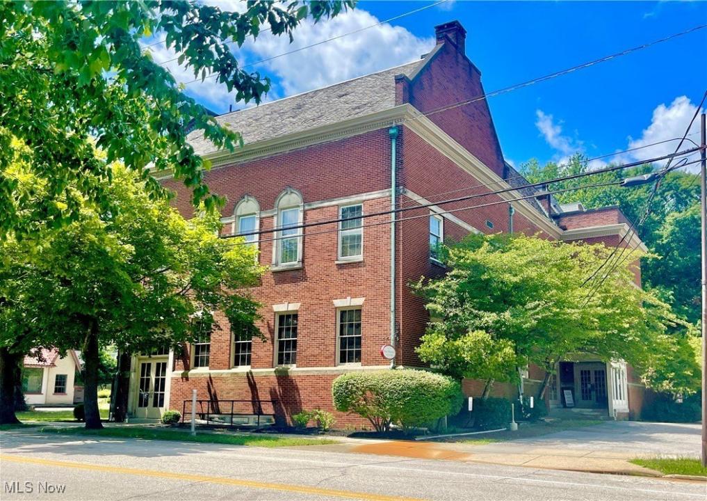 132 S Broad Street unit: B8, Canfield, Ohio 44406, USA