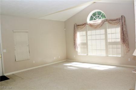 9 Hunters Woods Boulevard unit: B, Canfield, 俄亥俄州 44406, 美國