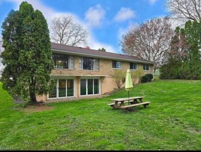 621 Brookpark Drive, Cuyahoga Falls, Ohio 44223, Amerika Birleşik Devletleri