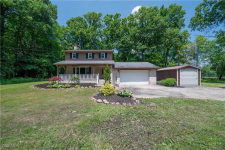 6952 New Castle Road, Lowellville, Ohio 44436