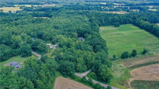 6952 New Castle Road, Lowellville, Ohio 44436
