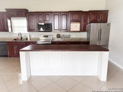 7286 Elm Creek, Seguin, Texas 78155, USA