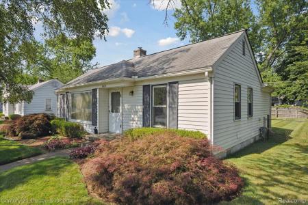 21623 Tulane Avenue, Farmington, Michigan 48336, Stati Uniti
