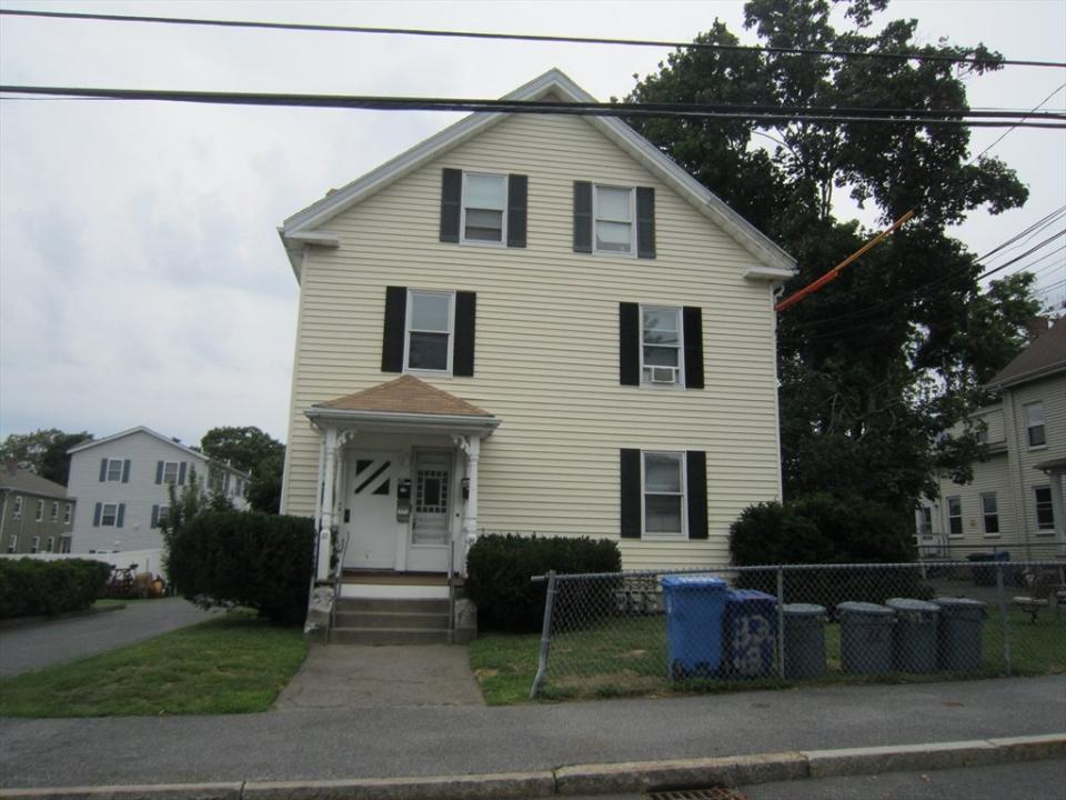 34 Brown #1, Waltham, Massachusetts 02453, Estados Unidos