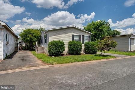 4258 Airline Parkway, Chantilly, Virginia 20151, USA