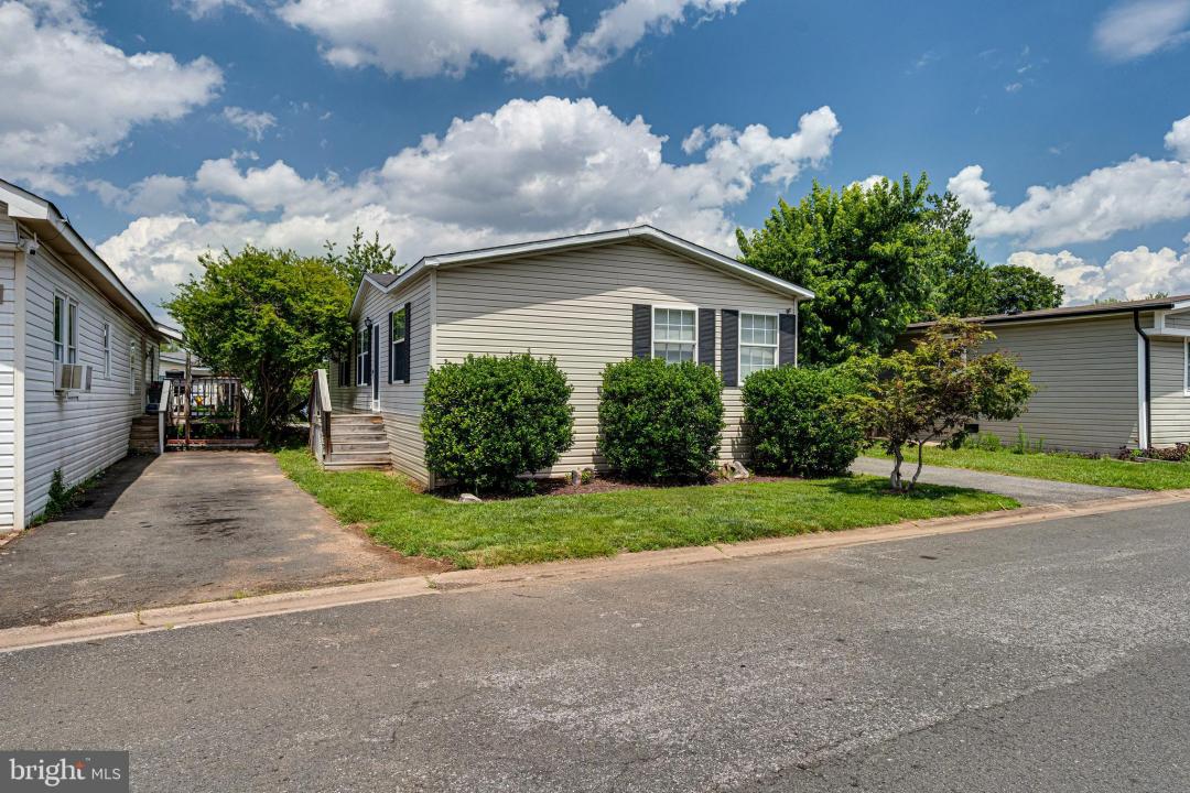 4258 Airline Parkway, Chantilly, Wirginia 20151, USA