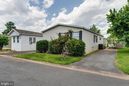 4258 Airline Parkway, Chantilly, Wirginia 20151, USA