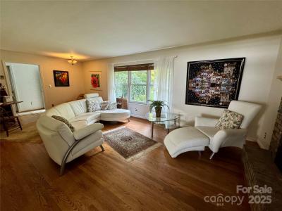 206 Rock Hill Avenue, Hendersonville, North Carolina 28792