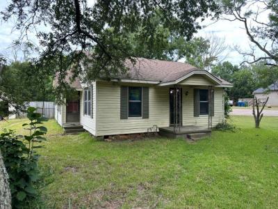 615 Millville Dr, Henderson, Texas 75652