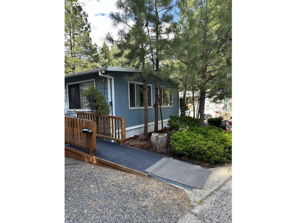 61040 S Queen DR , 14, Bend, Oregon 97702, USA