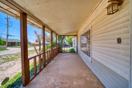 323 L. Street, Carlsbad, ניו מקסיקו 88220, ארצות הברית של אמריקה