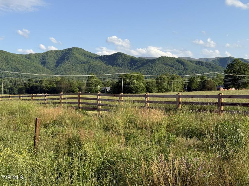 324 Bill Mauk Road, Chuckey, Теннесси 37641, Соединенные Штаты