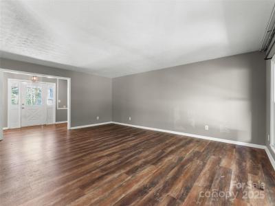 165 Crestview Drive, Hendersonville, NC 28791, USA